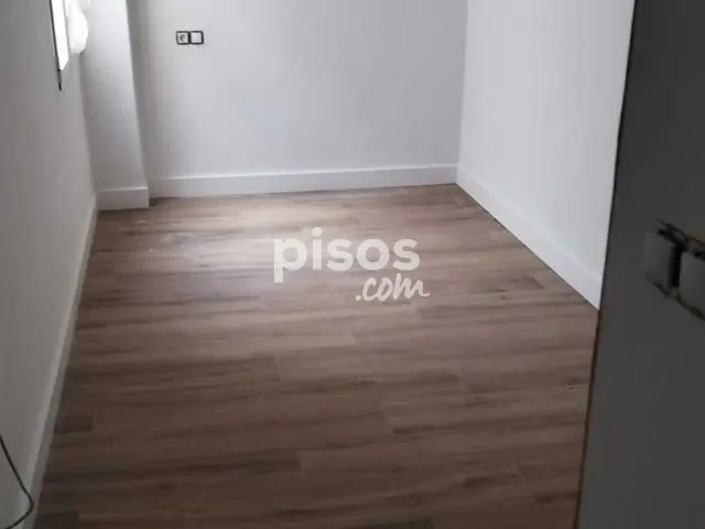 Piso en alquiler en Avinguda de la Llibertat, 1, cerca de Carrer d' Antònio Pascuale Quiles, Pont Nou (Distrito Núcleo Urbano. Elx - Elche) de 850 €<span>/mes</span>