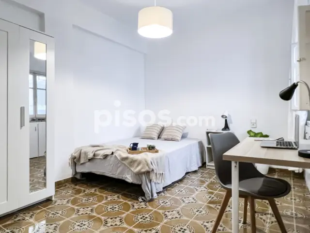 Habitación en alquiler en Calle del Doctor Buades, 80, cerca de Calle del General Espartero, Carolinas (Distrito Pla-Carolinas. Alicante - Alacant) de 340 €<span>/mes</span>
