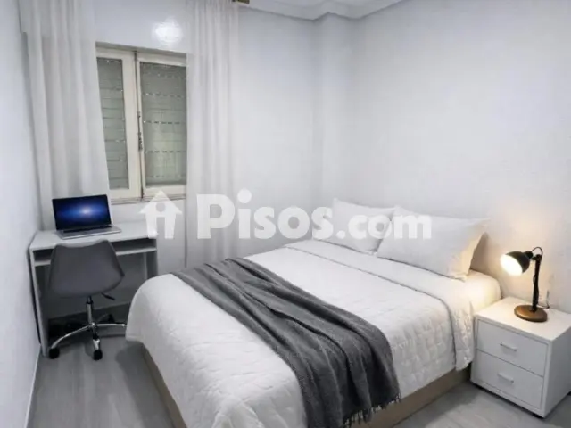 Habitación en alquiler en Calle de Tibi, 5, Benisaudet (Distrito Campoamor-Altozano. Alicante - Alacant) de 350 €<span>/mes</span>