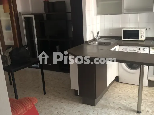 Piso en alquiler en Calle de Isaac Peral, 15, cerca de Calle de Zurbarán, Arenal-La Pólvora (Distrito Zona Centro. Dos Hermanas) de 700 €<span>/mes</span>