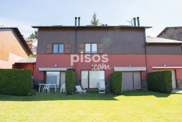 Casa adosada en venta en Camí del Mas Amoretes, 11, Puigcerdà de 410.000 €