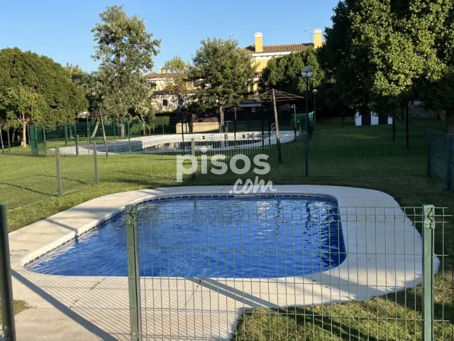 Chalet en alquiler en Calle Neuquén, 2, Espartinas de 1.400 €<span>/mes</span>