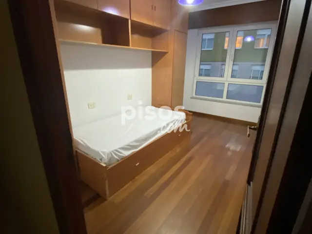 Piso en venta en Calle de Pintor Xenaro Carrero, 33, Noia