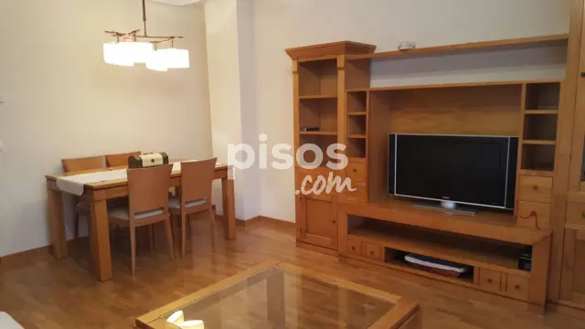 Apartamento en alquiler en Calle Club Ademar, 1, Crucero-Pinilla (León Capital) de 695 €<span>/mes</span>