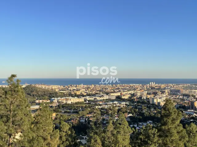 Terreno en venta en Calle de Celebes Barat, 37, cerca de Calle Menado, El Atabal-El Chaparral-Los Morales (Distrito Puerto de la Torre. Málaga Capital) de 405.000 €