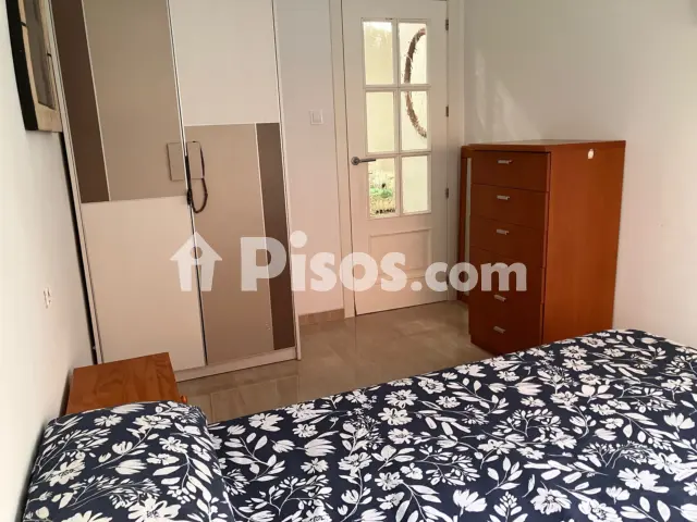 Habitación en alquiler en Calle de Teulada, 65, Los Ángeles (Distrito Los Ángeles-Rabasa-San Agustín. Alicante - Alacant) de 500 €<span>/mes</span>