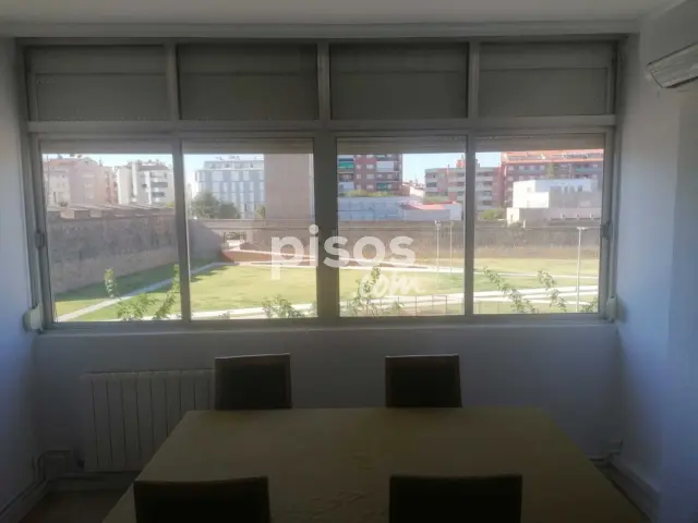 Piso en alquiler en Calle del Estadium, 14, Pardaleras (Badajoz Capital) de 700 €<span>/mes</span>