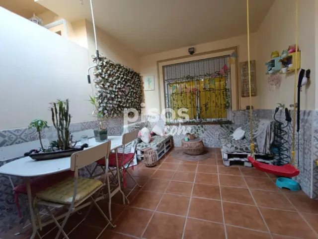 Chalet adosado en venta en Calle Sustancia, 12, cerca de Calle de la Acción, El Atabal-El Chaparral-Los Morales (Distrito Puerto de la Torre. Málaga Capital) de 365.000 €