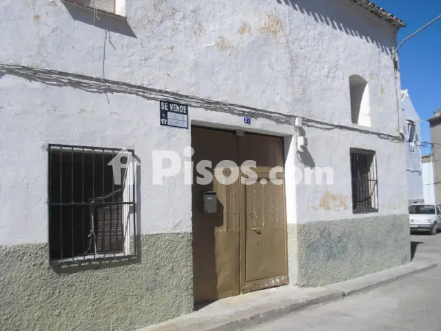 Casa adosada en venta en Calle 8 de Marzo, Número 27, Villarrubia de Santiago de 55.000 €