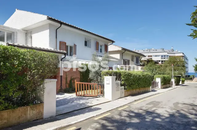 Casa rústica en alquiler en Axular Kalea, 6, Zarautz de 2.000 €<span>/mes</span>