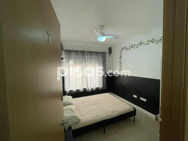 Habitación en alquiler en Calle del Pintor Otilio Serrano, 5, Altozano (Distrito Campoamor-Altozano. Alicante - Alacant) de 420 €<span>/mes</span>