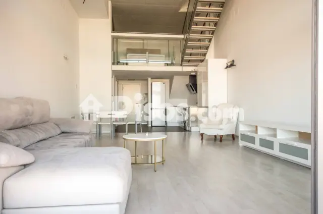 Ático en alquiler en Carrer de la Creu Roja, 1, Vara de Quart (Distrito Patraix. València Capital) de 1.400 €<span>/mes</span>
