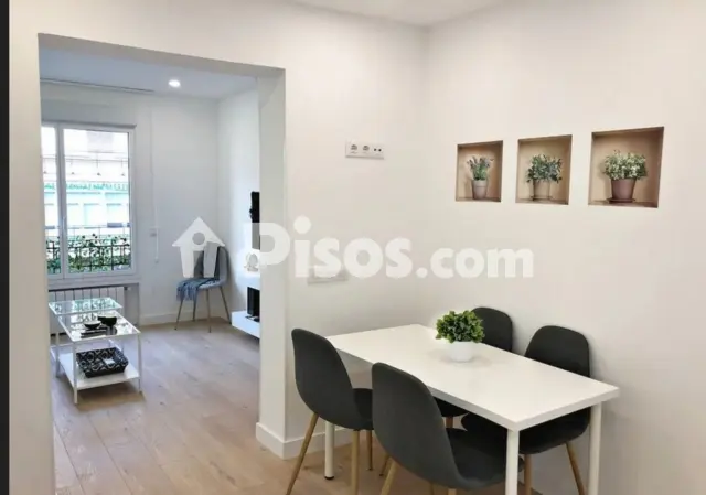 Apartamento en alquiler en Calle Antonio Leyva, 36, Oliver-Valdefierro (Zaragoza Capital) de 810 €<span>/mes</span>