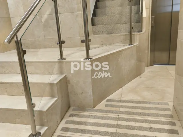 Piso en alquiler en Avenida de Rosalía de Castro, 41, cerca de Rúa Nova de Abaixo, Ensanche (Santiago de Compostela) de 1.200 €<span>/mes</span>