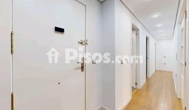 Piso en alquiler en Calle de las Dehesillas, 7, El Nido-Las Fuentes (Parla) de 1.400 €<span>/mes</span>