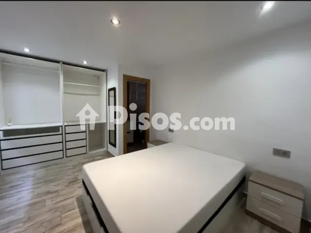 Piso en alquiler en Calle de Mariano Luiña, 26, Pont Nou (Distrito Núcleo Urbano. Elx - Elche) de 0 €<span>/mes</span>