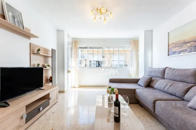 Apartamento en alquiler en Calle Troncón, 21, cerca de Calle Marconi, Puerto Deportivo (Fuengirola) de 1.570 €<span>/mes</span>