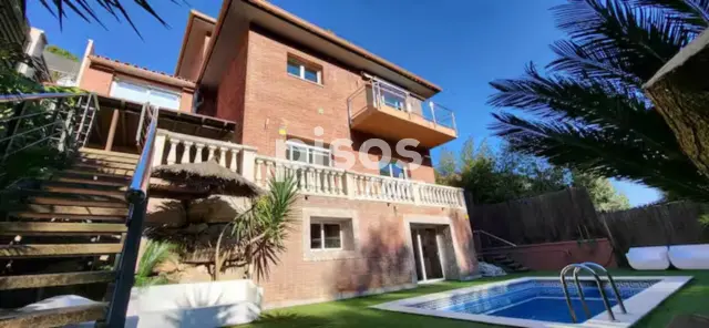 Casa unifamiliar en alquiler en Carrer del Vallespir, 25, Alella de 2.950 €<span>/mes</span>