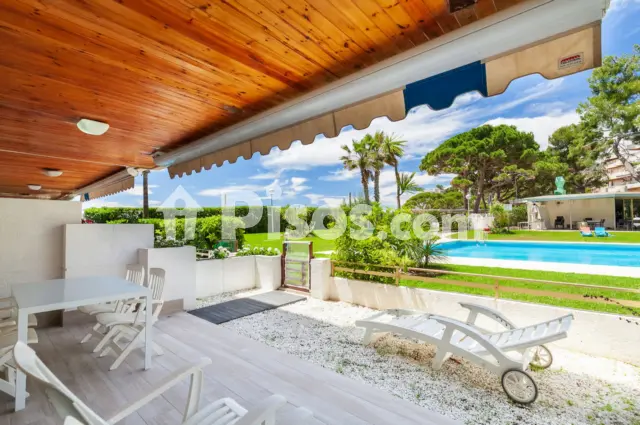 Apartamento en alquiler en Carrer de la Gavina, 4, Platja dels Capellans-Zona Turística (Salou) de 1.050 €<span>/mes</span>