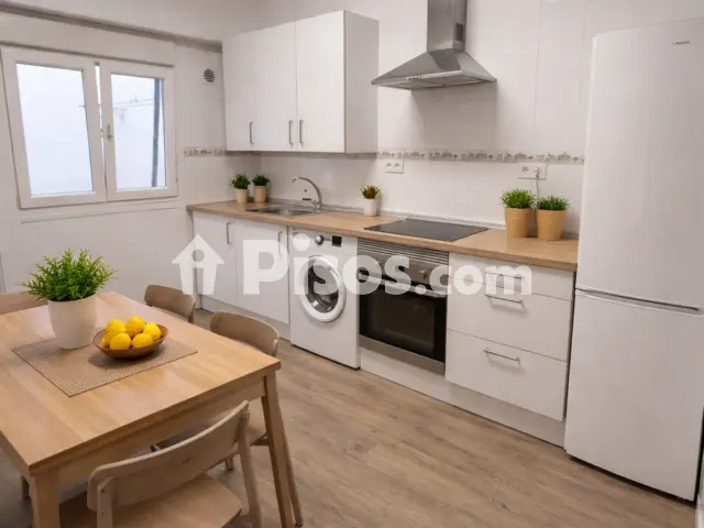 Habitación en alquiler en Calle del Palacio Valdés, 1, Centro (Avilés) de 400 €<span>/mes</span>