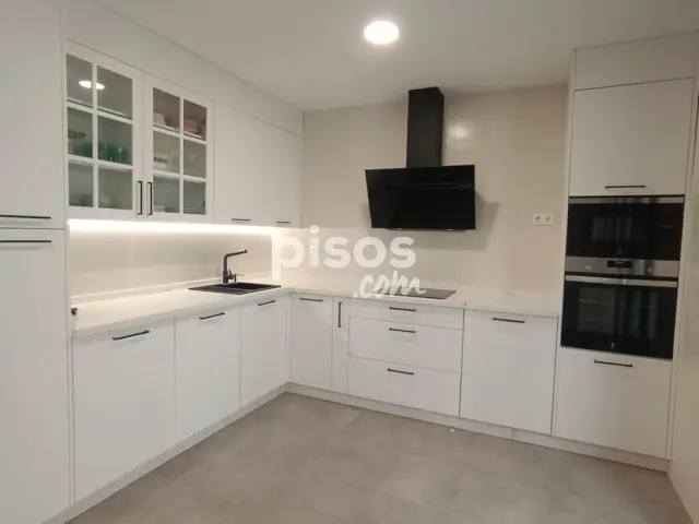 Piso en alquiler en Calle Juan Salas Terrón, 7, Avenida de Elvas-Campus (Badajoz Capital) de 1.200 €<span>/mes</span>