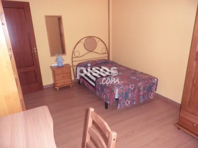 Habitación en alquiler en Calle del Puerto de Tarna, 6, Pumarín-Teatinos (Oviedo) de 300 €<span>/mes</span>