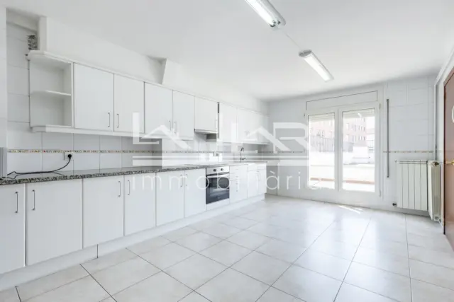 Piso en venta en Raval de Cortines, Caputxins-Santa Clara-Hospital (Vic) de 325.000 €