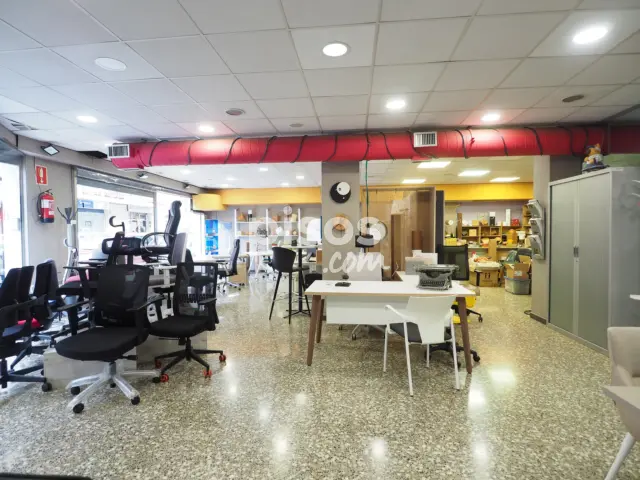 Local comercial en venta en Carrer de Princesa, cerca de Carrer de Navarra, Instituts-Ponent (Granollers) de 220.000 €