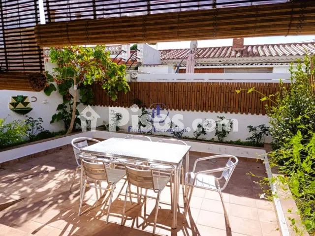 Casa adosada en venta en Els Pins - View 2