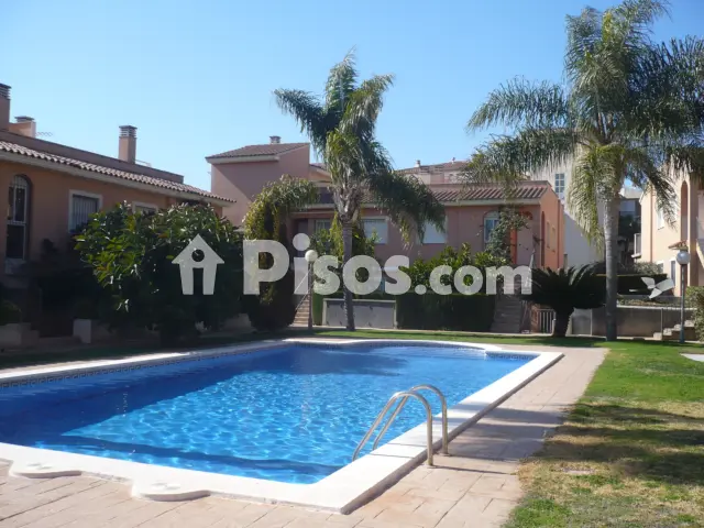 Piso en alquiler en Carrer dels Tarongers, Regueral-Prat d'en Forès (Cambrils) de 1.000 €<span>/sem</span>