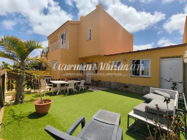 Casa pareada en venta en Calle Los Naranjos, Parque Holandés (La Oliva) de 273.000 €