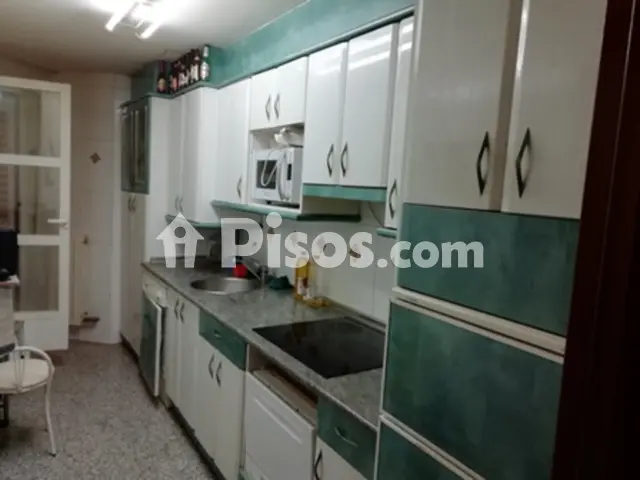 Piso en alquiler en Calle de María Teresa Gil de Gárate, cerca de Avenida de la Gran Vía Rey Juan Carlos I, Centro (Logroño) de 700 €<span>/mes</span>