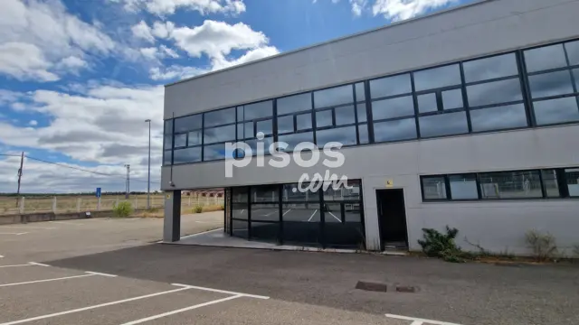 Nave industrial en venta en Calle Legardi y Gutierrez Poligono La Albergueria, Viana de 620.000 €
