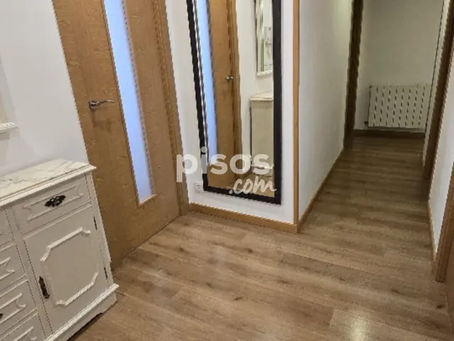Piso en alquiler en Perez Galdos, Centro (Logroño) de 800 €<span>/mes</span>