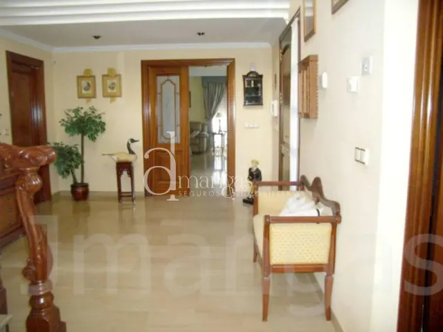 Chalet en venta en Urbanización El Carmen, Lucena de 500.000 €