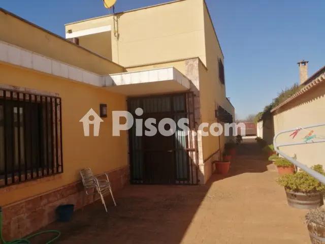 Casa unifamiliar en venta en Calle de la Música