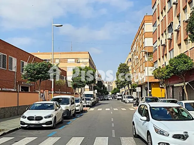 Piso en venta en Calle de Juan de la Encina, Nueva Andalucía (Almería Capital) de 210.900 €