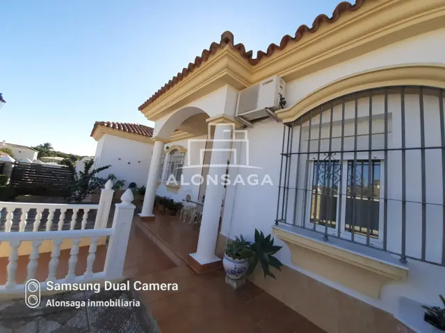 Hus, 220 m², tomt 520 m²