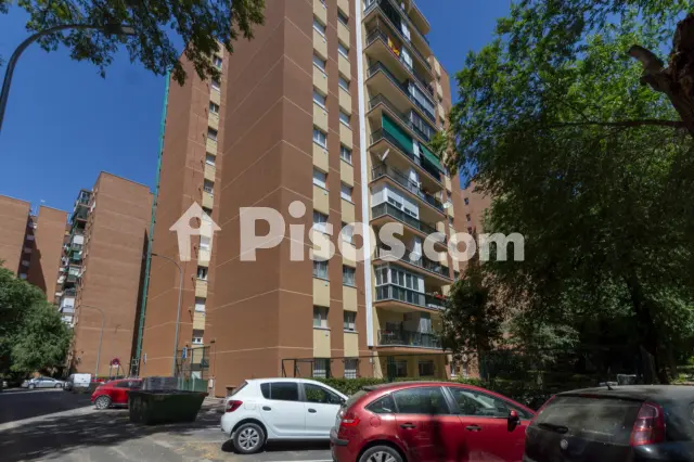 Piso en alquiler en Calle del Río Tiétar, Nueva Alcalá (Distrito Reyes Católicos. Alcalá de Henares) de 950 €<span>/mes</span>