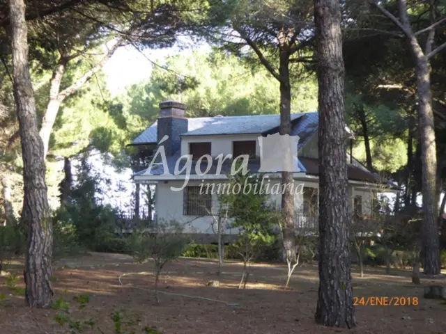 Chalet unifamiliar en venta en Polígono 406, Parcela 5018, Villamarciel (Tordesillas) de 500.000 €