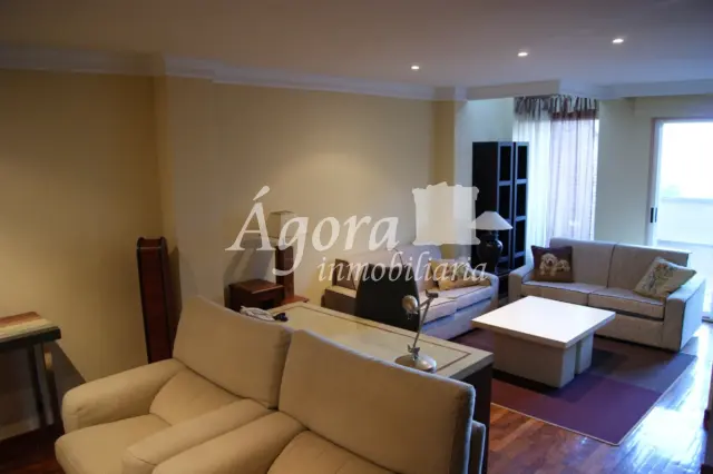 Dúplex en venta en Calle de Mariano de los Cobos, cerca de Calle Melendro, Parquesol (Valladolid Capital) de 340.000 €