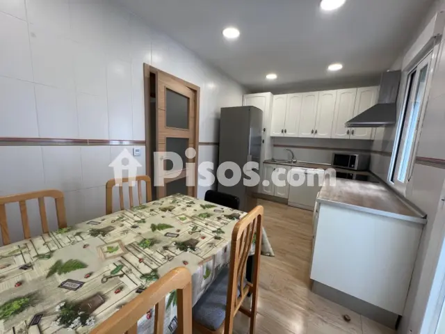 Piso en alquiler en Calle de Bolivia, La Reconquista-Santa Teresa (Distrito Zona Nueva. Toledo Capital) de 1.800 €<span>/mes</span>