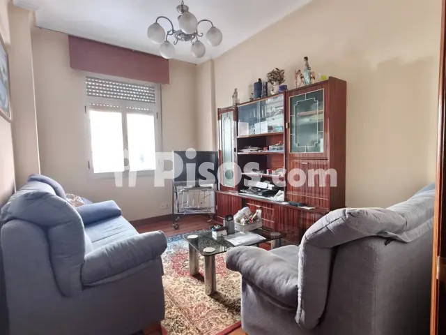 Piso en venta en Calle Camilo Villabaso, Errekaldeberri (Distrito Errekalde. Bilbao) de 270.000 €