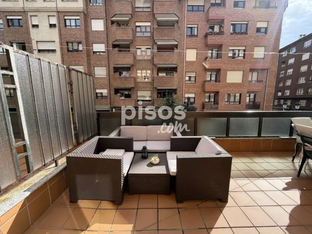 Piso en venta en Calle de Bermúdez de Castro, cerca de Calle del Puerto San Isidro, Pumarín-Teatinos (Oviedo) de 174.900 €