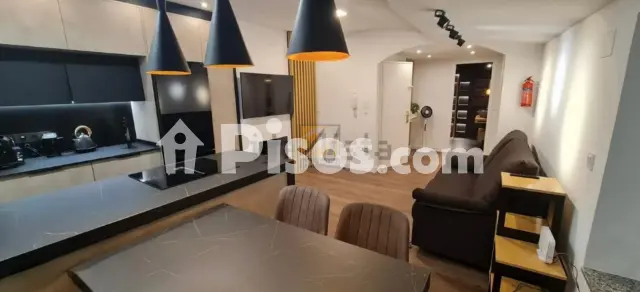 Piso en alquiler en Calle de San Juan, Centro (Oviedo) de 900 €<span>/mes</span>