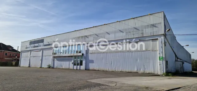 Nave comercial en alquiler en Carretera de la Estación, Granda-Tiñana-Hevia (Siero) de 7.500 €<span>/mes</span>