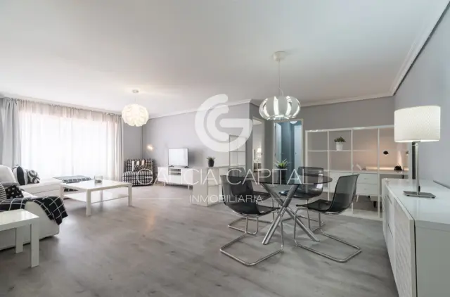 Piso en venta en Calle Coruña, 35, Praza da Industria (Distrito Casco Urbano. Vigo) de 258.000 €