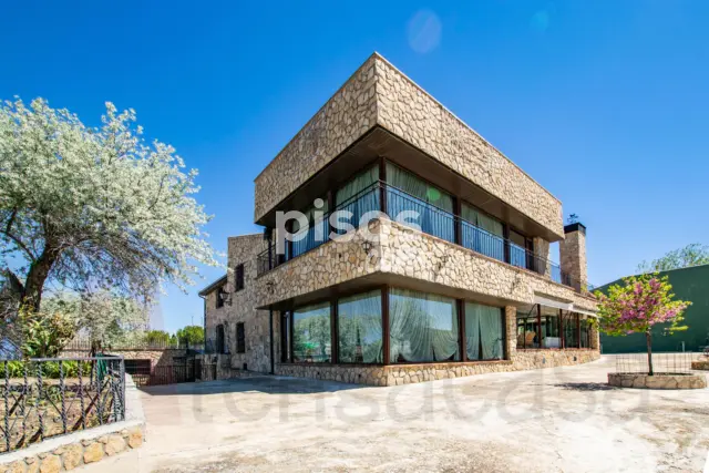 Chalet unifamiliar en venta en Calle Cotanillos, Driebes de 2.000.000 €