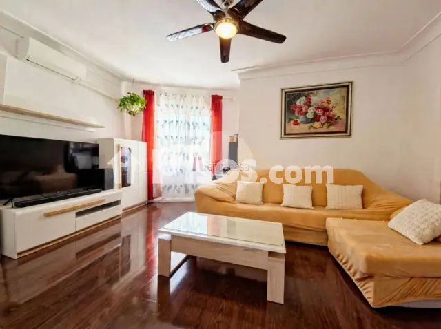 Piso en venta en Calle de Coslada, Guindalera (Distrito Barrio de Salamanca. Madrid Capital) de 590.000 €