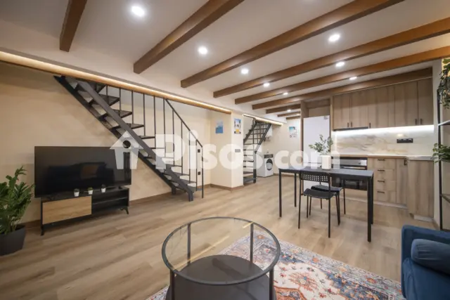 Dúplex en venta en Carrer de Pontons, El Guinardó (Distrito Horta-Guinardó. Barcelona Capital) de 259.000 €